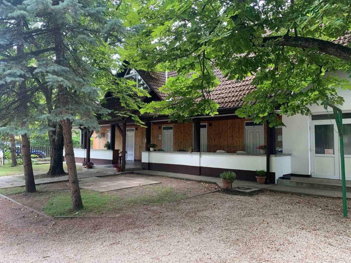 Platan Ueduelo Apartment Balatonlelle Exterior photo